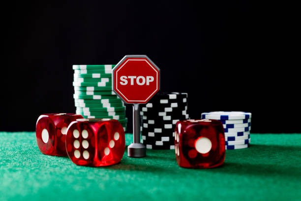 kendiritoto mobile app interface showing Liga 1 markets and live casino options on Android and iOS.